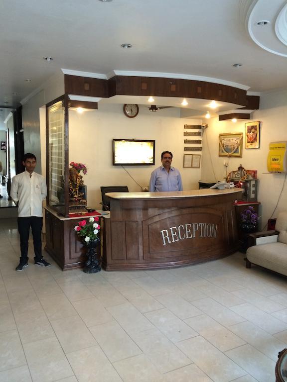Adb Rooms Hotel Indo Continental Nova Deli Exterior foto